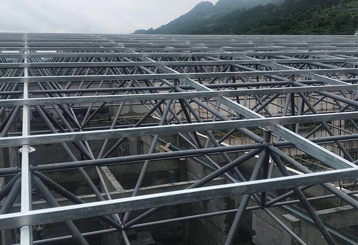东方仁怀冠英学校艺体楼网架